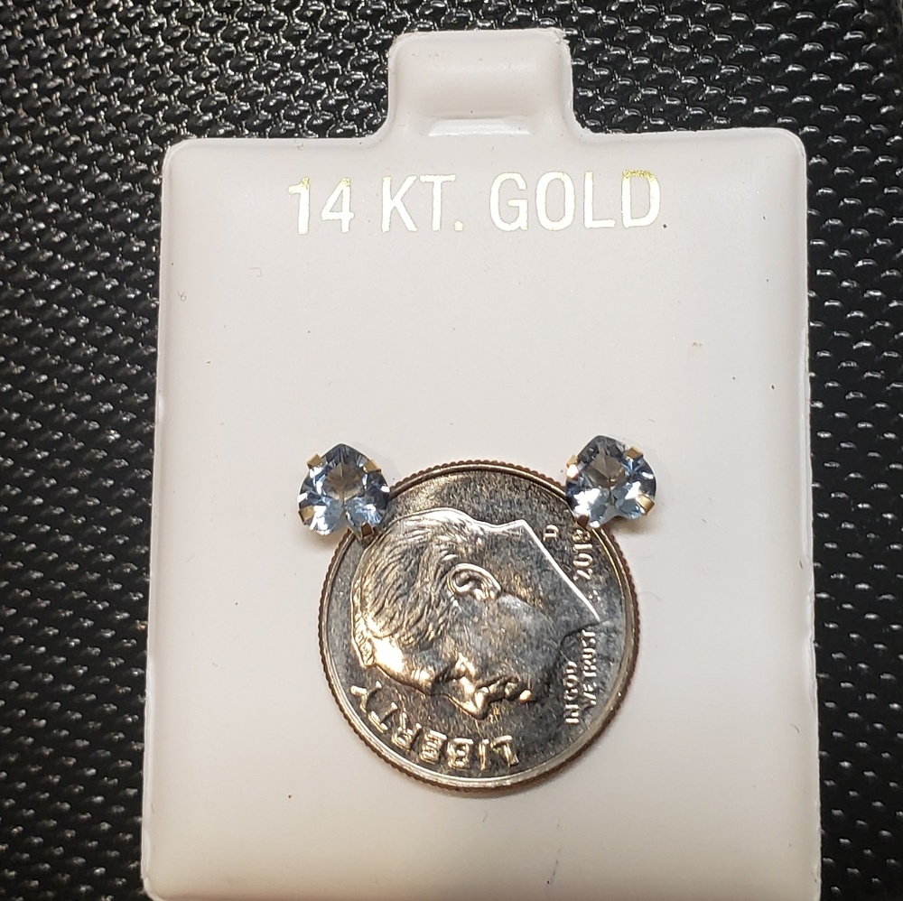 14kt Gold Studs - image 2